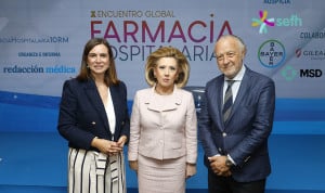  La presidenta de SEFH, Cecilia Martínez; la directora gerente de Sacyl, Violeta Martínez, y el presidente-editor, José María Pino.