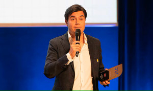  Álvaro Gaviño, afirma que "la IA tiene rendimientos similares a los médicos en pruebas profesionales".