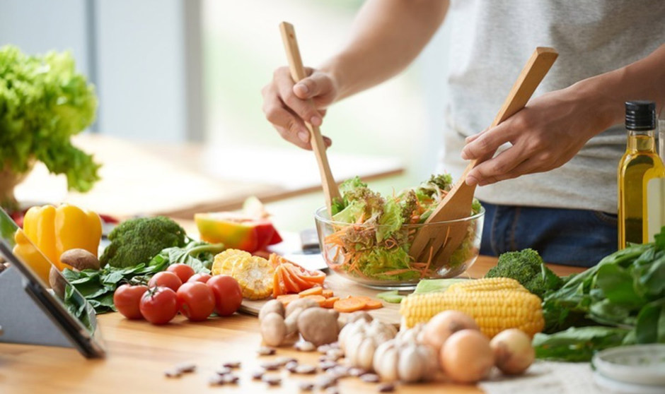 Carne roja, grasas saludables, legumbres... Estos son los 'pros y contras' de la pirámide alimentaria estadounidense, según Semergen