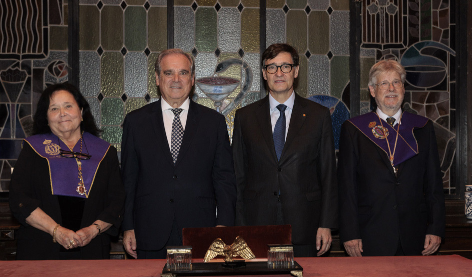 "La red de farmacias es el mayor activo sanitario y social del país"