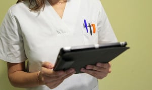 "Las enfermeras optan más por la jubilación anticipada que los médicos"