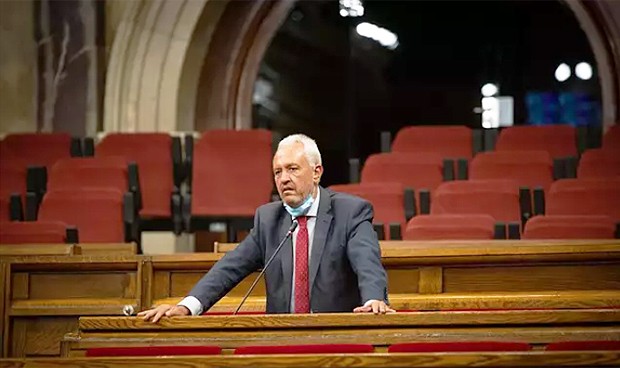 "Los mejores médicos dejan Cataluña buscando mejoras en otras CCAA"