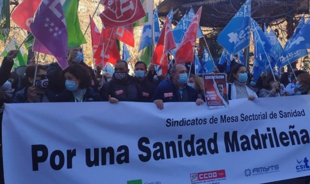  Los sindicatos denuncian que Hacienda "ahoga" a la sanidad madrileña
