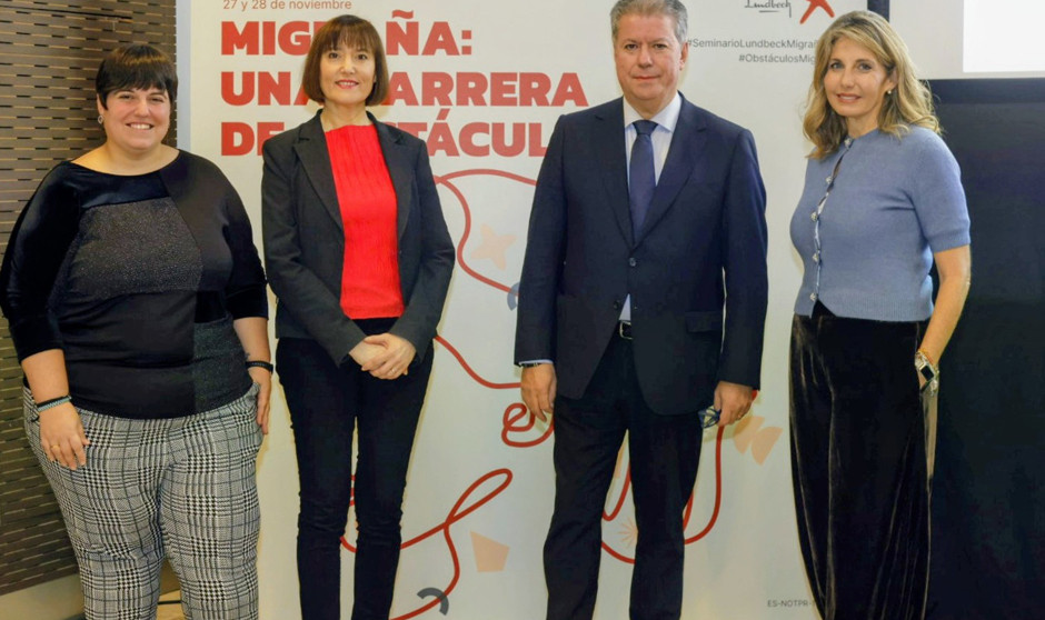 Profesionales sanitarios y pacientes se reúnen en un seminario de Lundbeck para hablar sobre migraña.