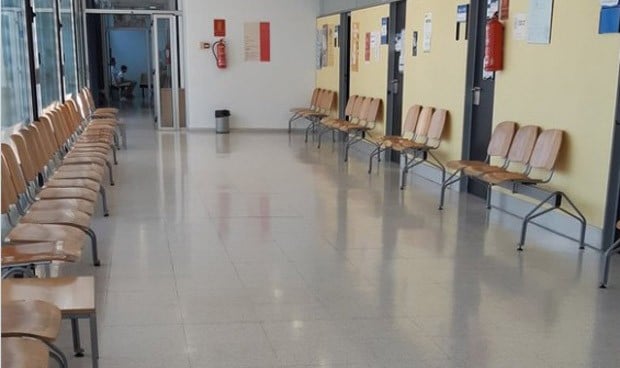 "Mi centro de salud está vacío pero pido cita y no me dan hasta el lunes"