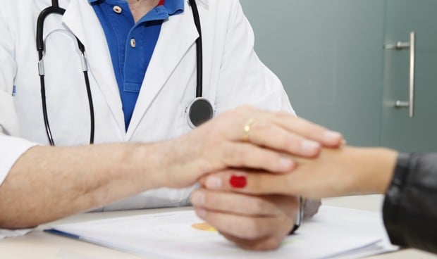 "Mis padres no ven que me gradué de Medicina con 23 años, solo que soy gay"