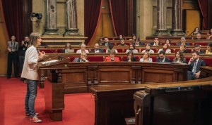  La presidenta del grupo de En Comú Podem, Jéssica Albiach, vota en contra del Presupuesto sanitario de Cataluña. 