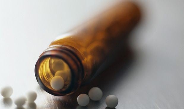 'No' de médicos y farmacéuticos franceses a la homeopatía: "No es efectiva"
