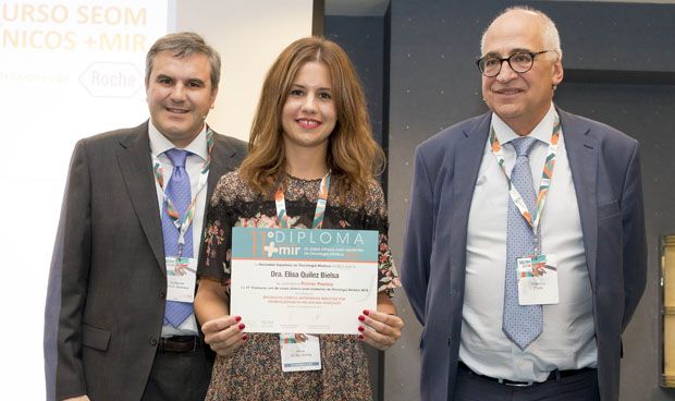 'Pleno' femenino en los premios de SEOM y Roche para MIR en Oncología