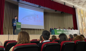 Manuel Martínez del Peral, presidente del COFM, durante su intervención en la Asamblea General Ordinaria del Colegio