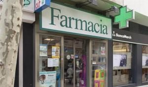 ¿Puede una farmacia hacer publicidad de su negocio en España?
