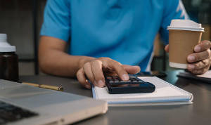 ¿Puedo deducir la cuota colegial enfermera en la declaración de la Renta?