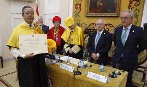 Óscar Castro, miembro de la Academia de Ciencias Odontológicas.