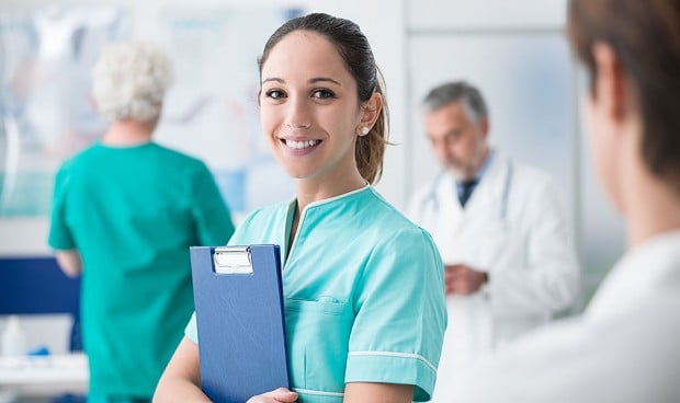 'Récord' de empleo enfermero en 2022 pero Dermatología será la mejor pagada