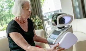 ¿Se puede robotizar la asistencia sanitaria? Llega Sara, el robot enfermero