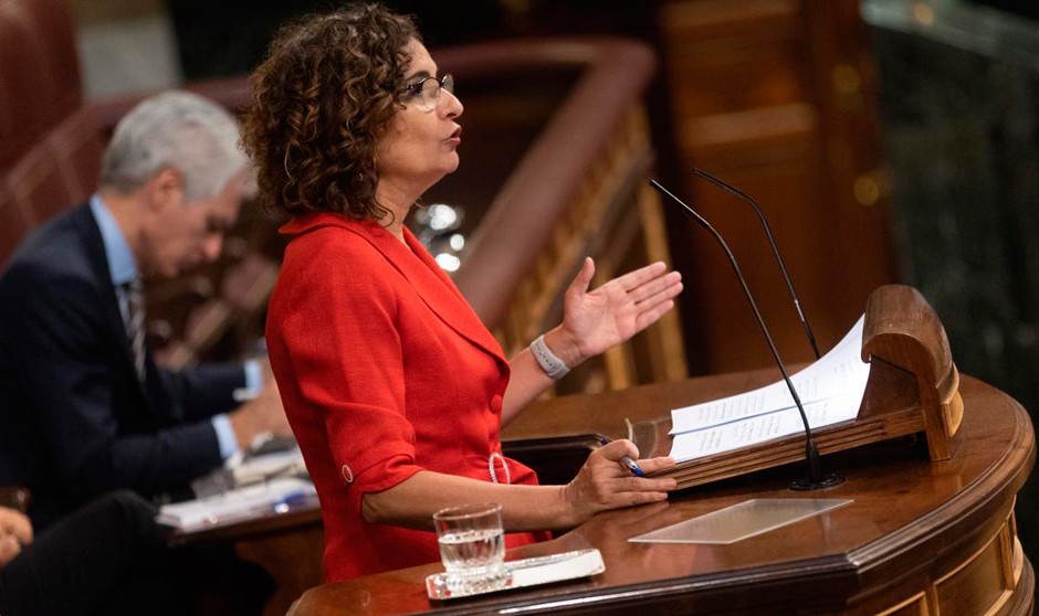  María Jesús Montero, ministra de Hacienda, recalca el compromiso del Gobierno de cambiar la financiación autonómica