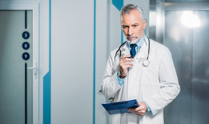 'Sobrecotización' médica de 500 euros para cubrir la jubilación anticipada