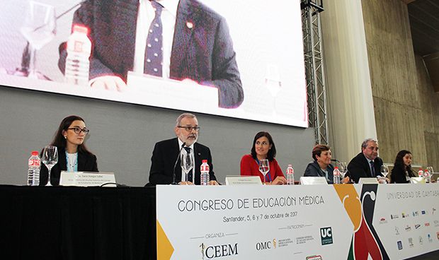 "Solo uno de cada dos candidatos al MIR tendrán una plaza en 2018"