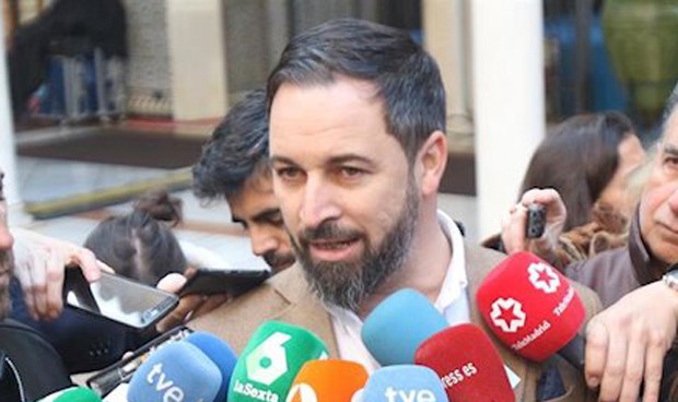 "Soy médico y atiendo gustosamente a tipos despreciables como Abascal"