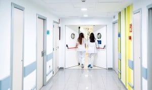 "Soy médico y hago huelga para ser igual que el resto de sanitarios"