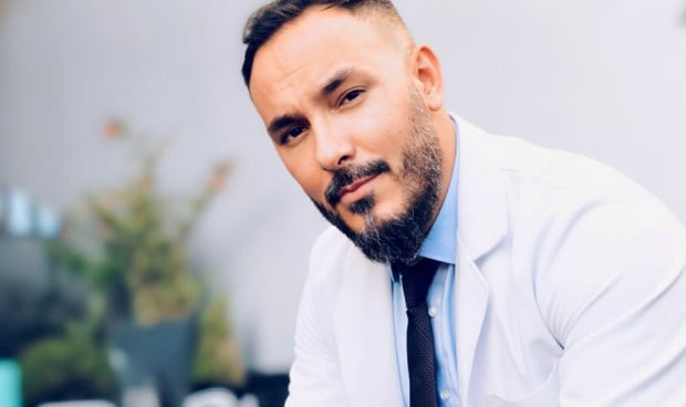 Daniel Muñoz, cirujano cardiaco, se marchó a Canadá a subespecializarse. Esta es su historia. 