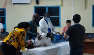 El viaje de los médicos españoles para llevar el 'MIR' a países pobres