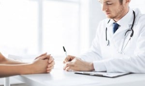 Precariedad en sanidad: uno de cada 3 médicos tiene un contrato temporal