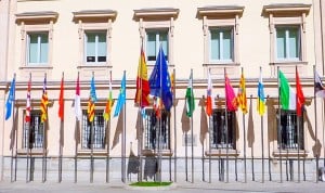 Bandera de España, de Europa, y de las Comunidades Autónomas