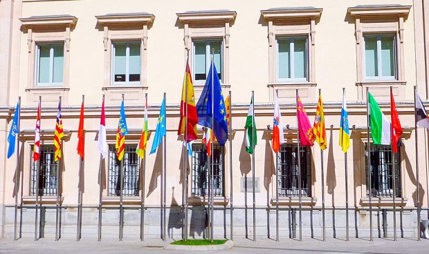 Banderas de España y de las Comunidades Autónomas