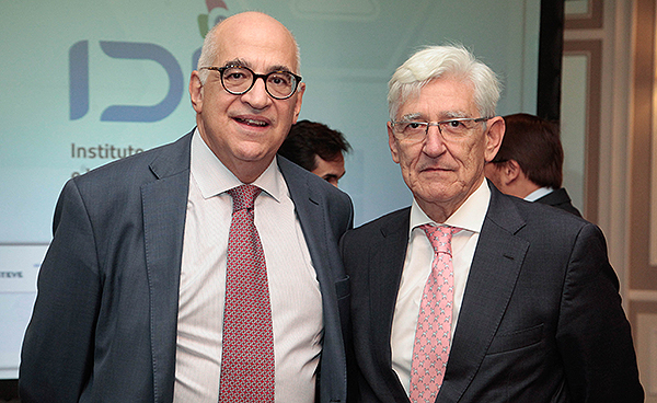 "Las nuevas tecnologías van a cambiar las formas de pago en sanidad"