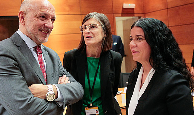 Sanidad anuncia un decreto para crear nuevas especialidades médicas