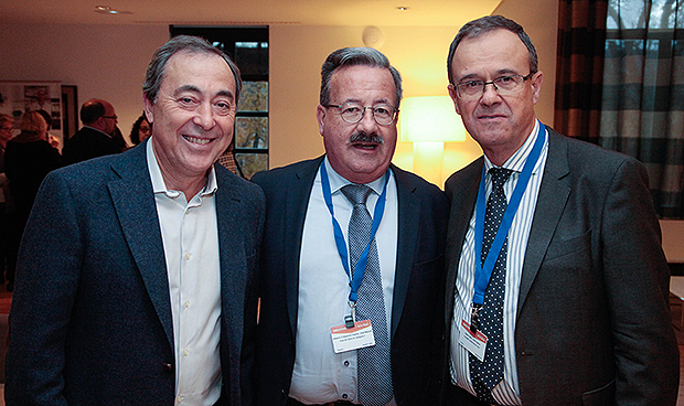 Los médicos pierden dinero al acceder a cargos directivos