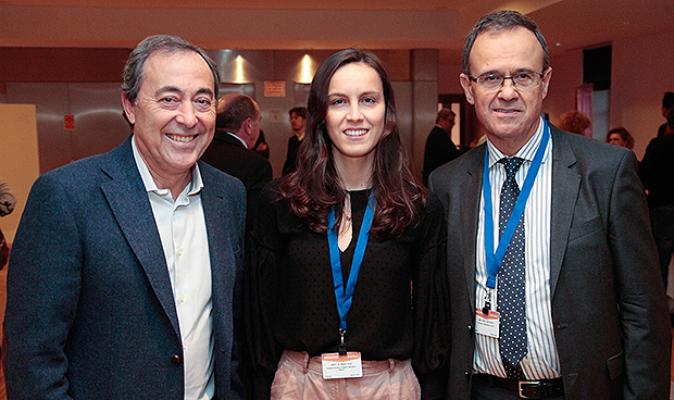 Los médicos pierden dinero al acceder a cargos directivos