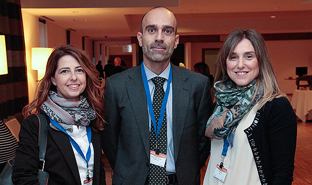 Los médicos pierden dinero al acceder a cargos directivos