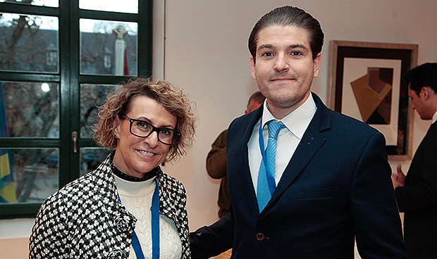 Los médicos pierden dinero al acceder a cargos directivos