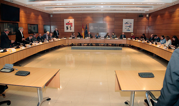 Carcedo expone a los profesionales su plan 'antipseudociencias' en sanidad