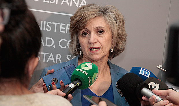 Carcedo expone a los profesionales su plan 'antipseudociencias' en sanidad