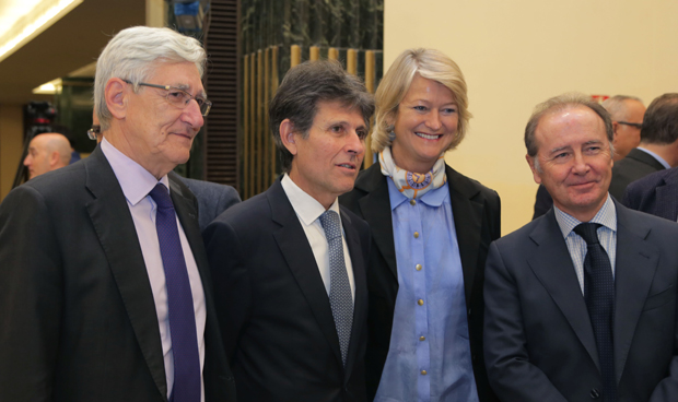 "Sanidad tiene que dejar a las CCAA reducir las plazas MIR innecesarias"