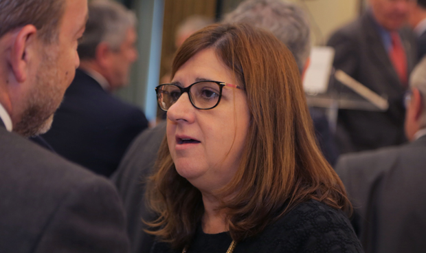 "Sanidad tiene que dejar a las CCAA reducir las plazas MIR innecesarias"