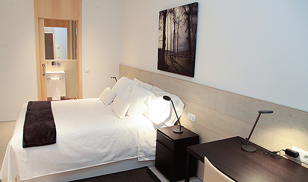 La enfermería española "estrena casa" en Madrid, reabre su sede histórica