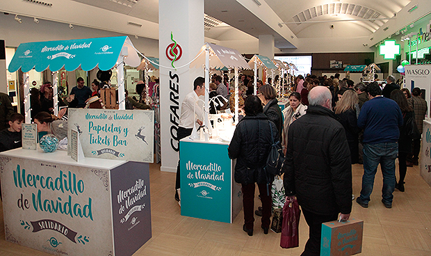 Cofares 'recibe' a la Navidad con su tradicional mercadillo solidario