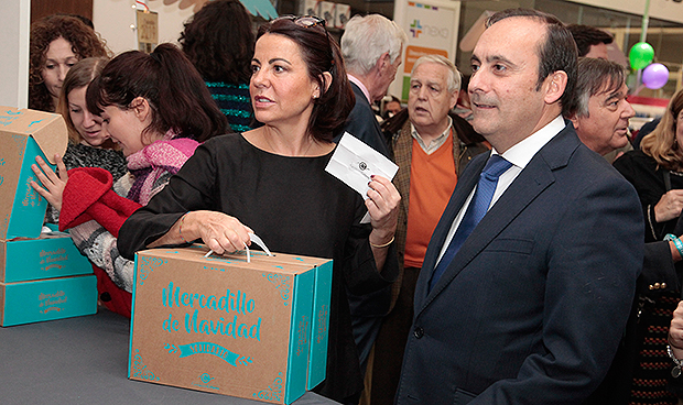 Cofares 'recibe' a la Navidad con su tradicional mercadillo solidario