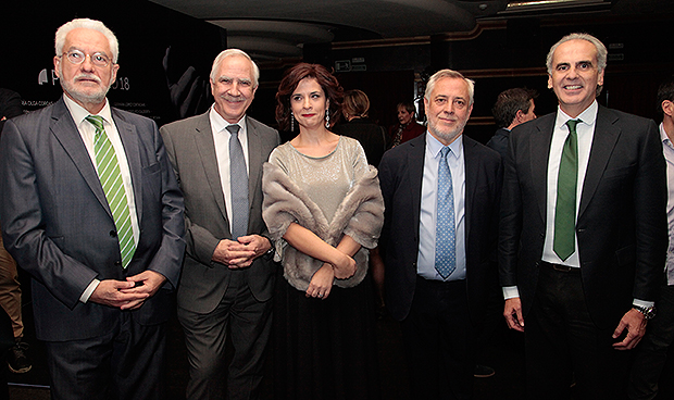 La Enfermería española premia poner "el alma en el cuidado de las personas"