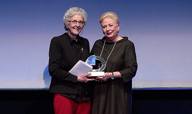 La Enfermería española premia poner "el alma en el cuidado de las personas"