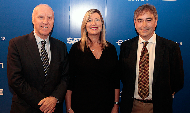 La Enfermería española premia poner "el alma en el cuidado de las personas"