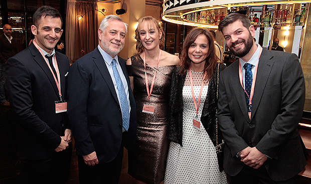 La Enfermería española premia poner "el alma en el cuidado de las personas"