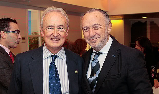 Santalices, presidente del parlamento gallego, insignia de Oro Asomega 2018