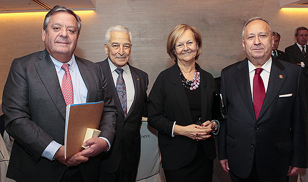 Santalices, presidente del parlamento gallego, insignia de Oro Asomega 2018