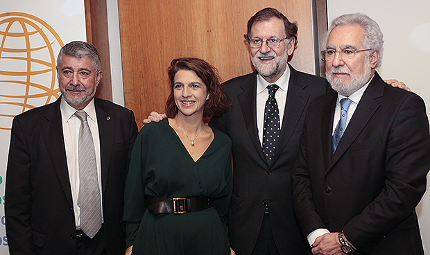 Santalices, presidente del parlamento gallego, insignia de Oro Asomega 2018