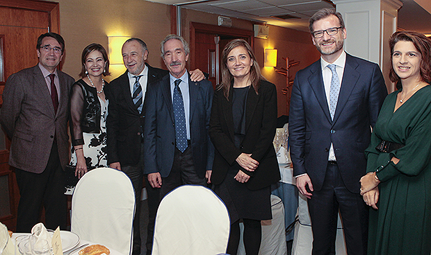 Santalices, presidente del parlamento gallego, insignia de Oro Asomega 2018